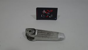 ESTRIBO DELANTERO DERECHO BMW F 800 ST 05-12